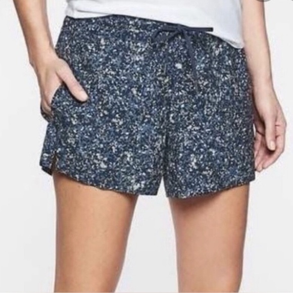 Athleta Pants - Athleta Women's Printed Baja Shorts